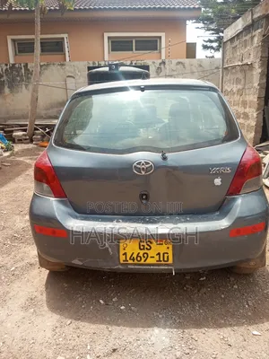 Toyota Yaris 2010 Gray