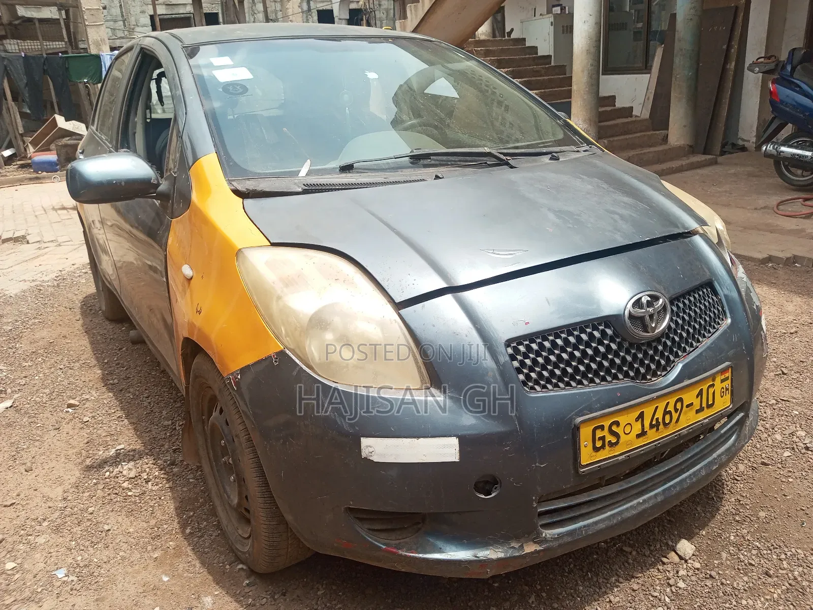 Toyota Yaris 2010 Gray