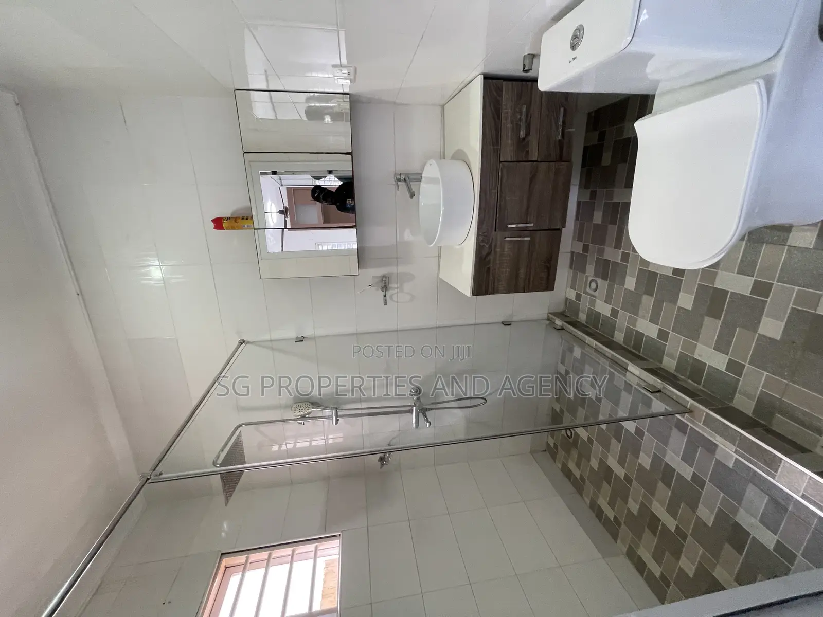 2bdrm House in Lashibi, Sakumono for rent