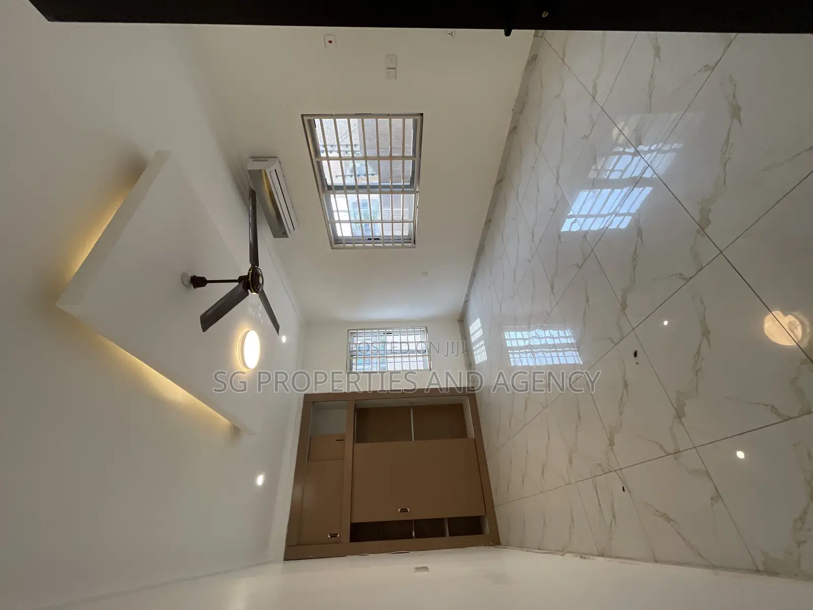 2bdrm House in Lashibi, Sakumono for rent