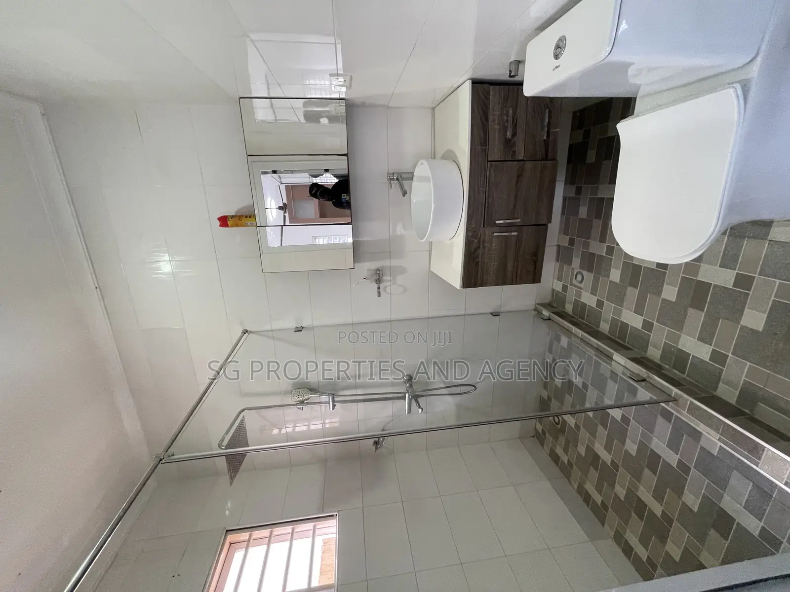 2bdrm House in Lashibi, Sakumono for rent