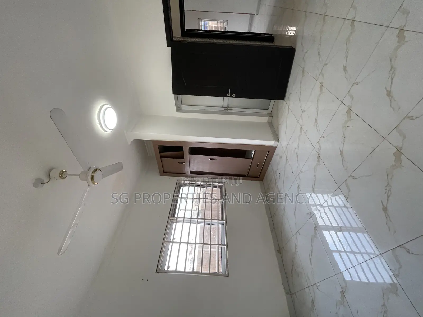 2bdrm House in Lashibi, Sakumono for rent