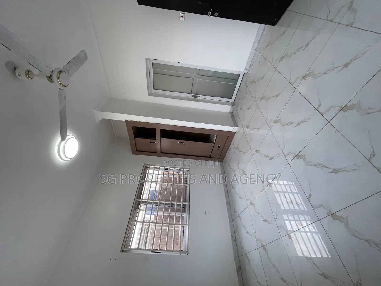 2bdrm House in Lashibi, Sakumono for rent