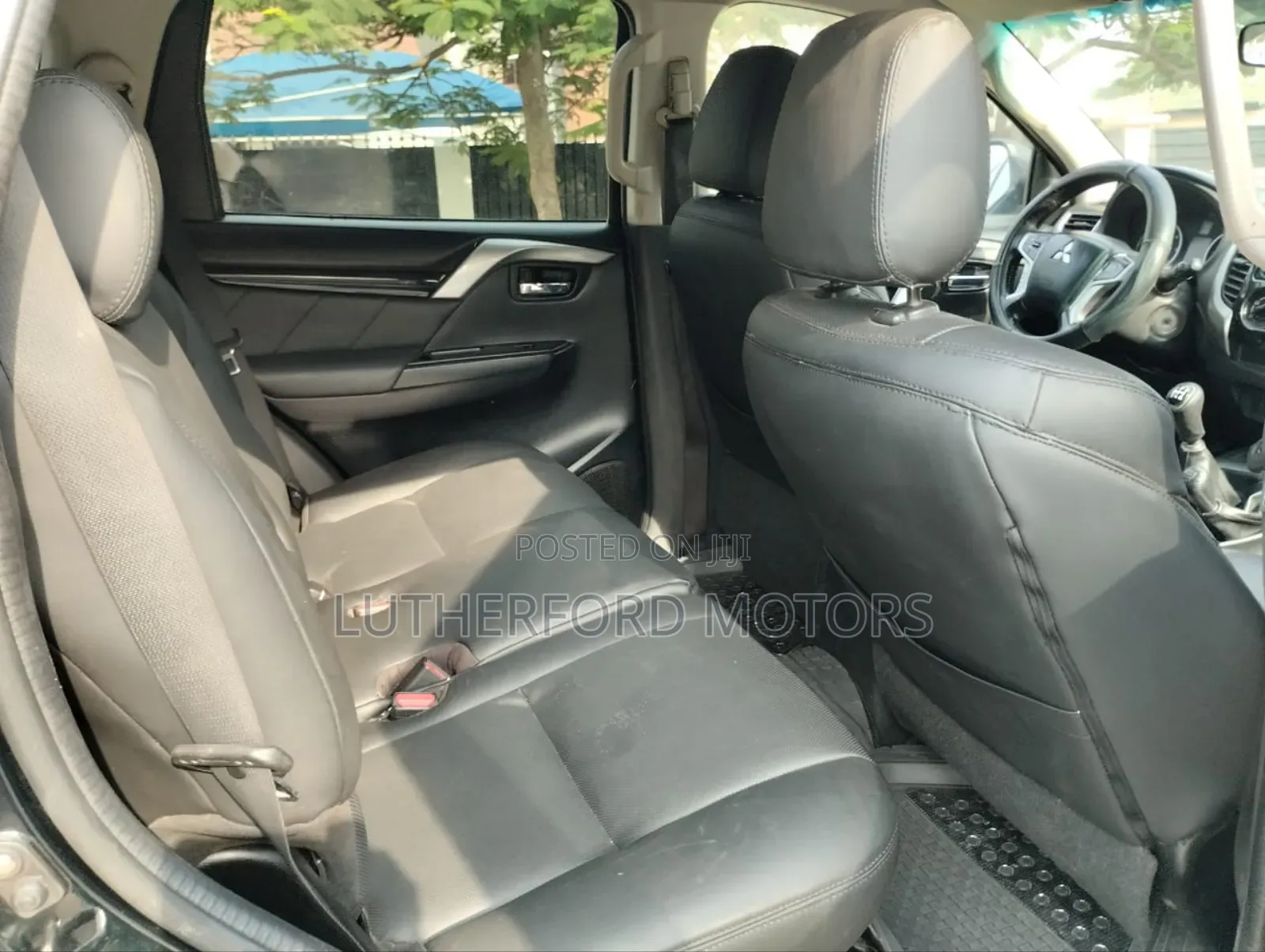 Mitsubishi Pajero Sport 2017 Black