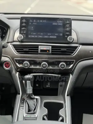 Honda Accord Touring 2.0T 2018 White