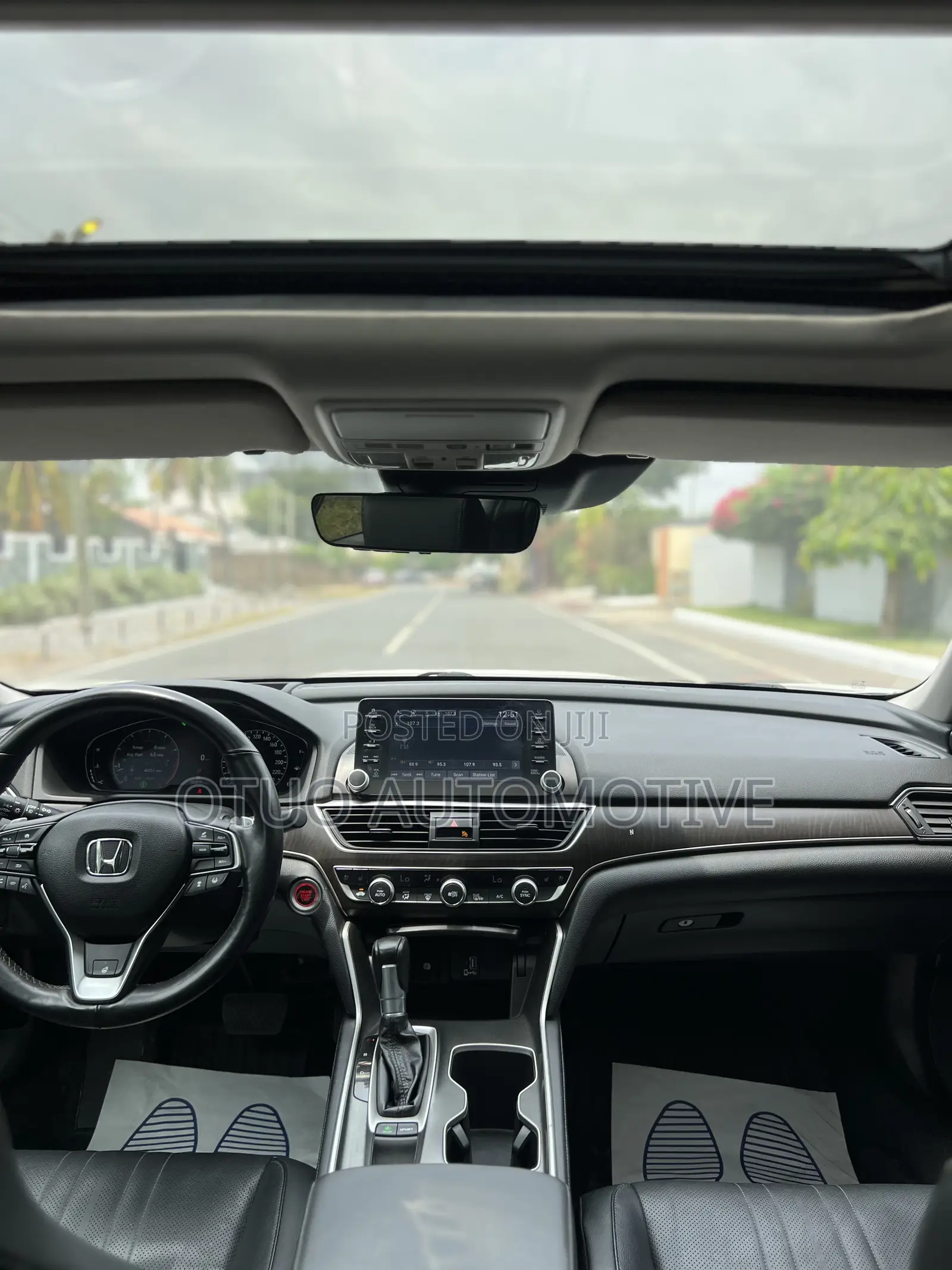 Honda Accord Touring 2.0T 2018 White