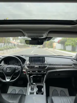 Honda Accord Touring 2.0T 2018 White