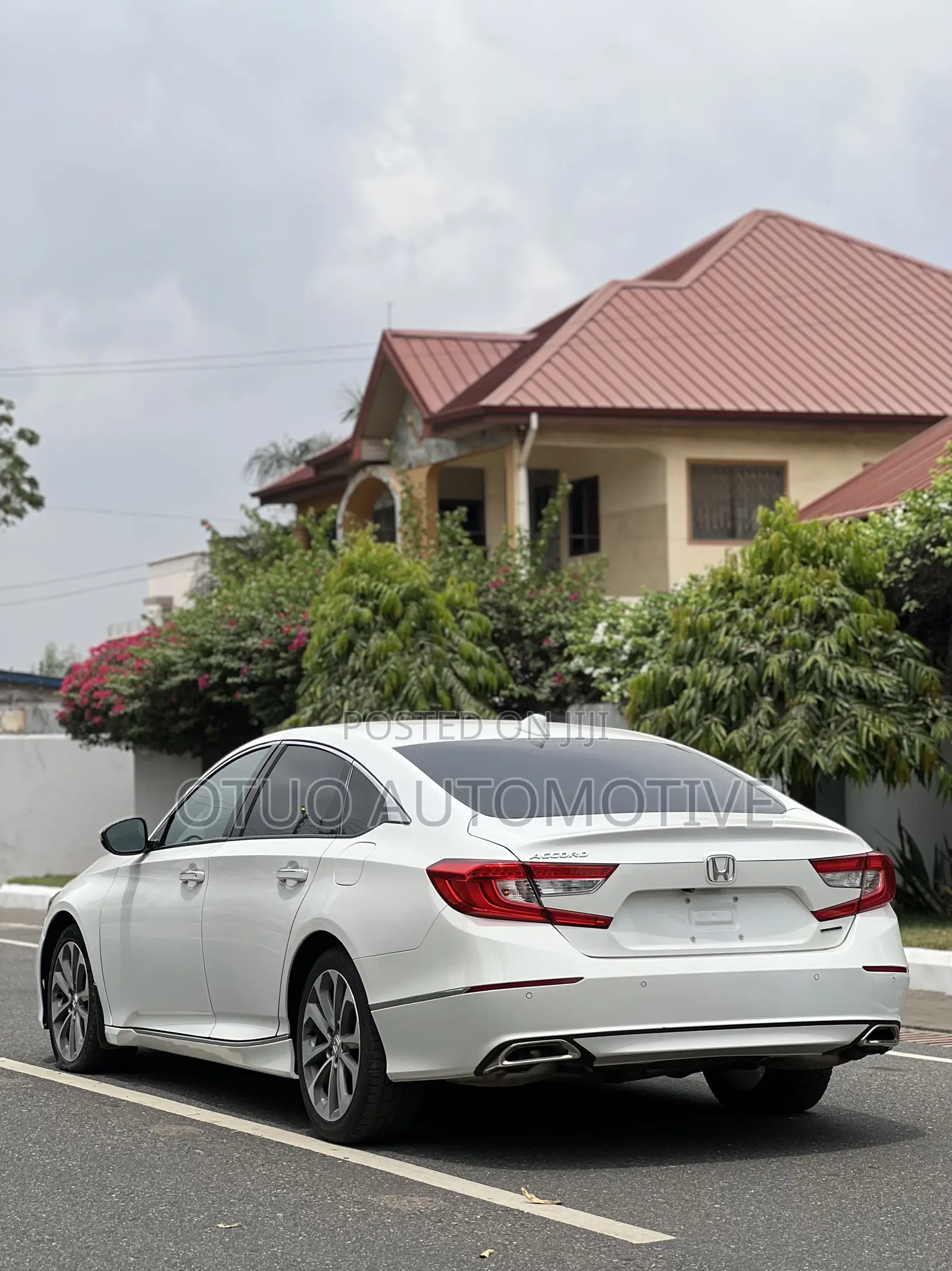 Honda Accord Touring 2.0T 2018 White