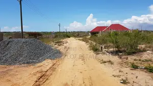 Full Plots // Serene Environment- Alpha Residence Land, Prampram