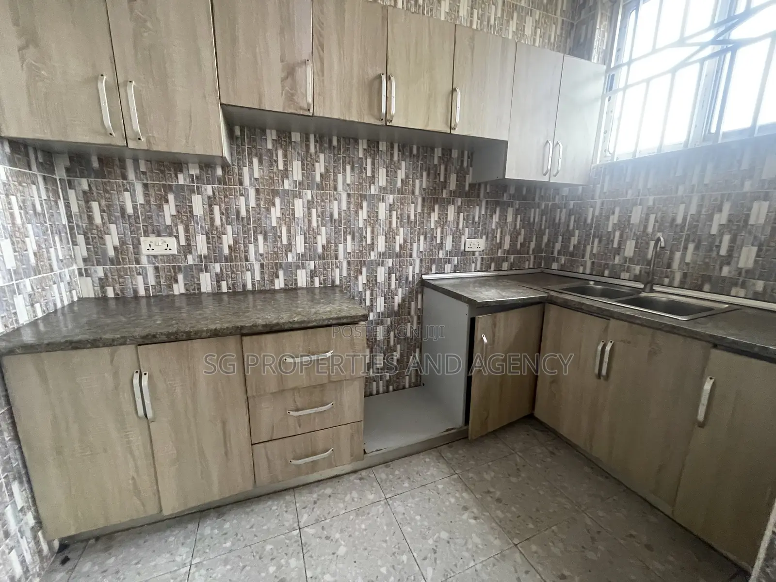 1bdrm Apartment in Lashibi, Sakumono for rent