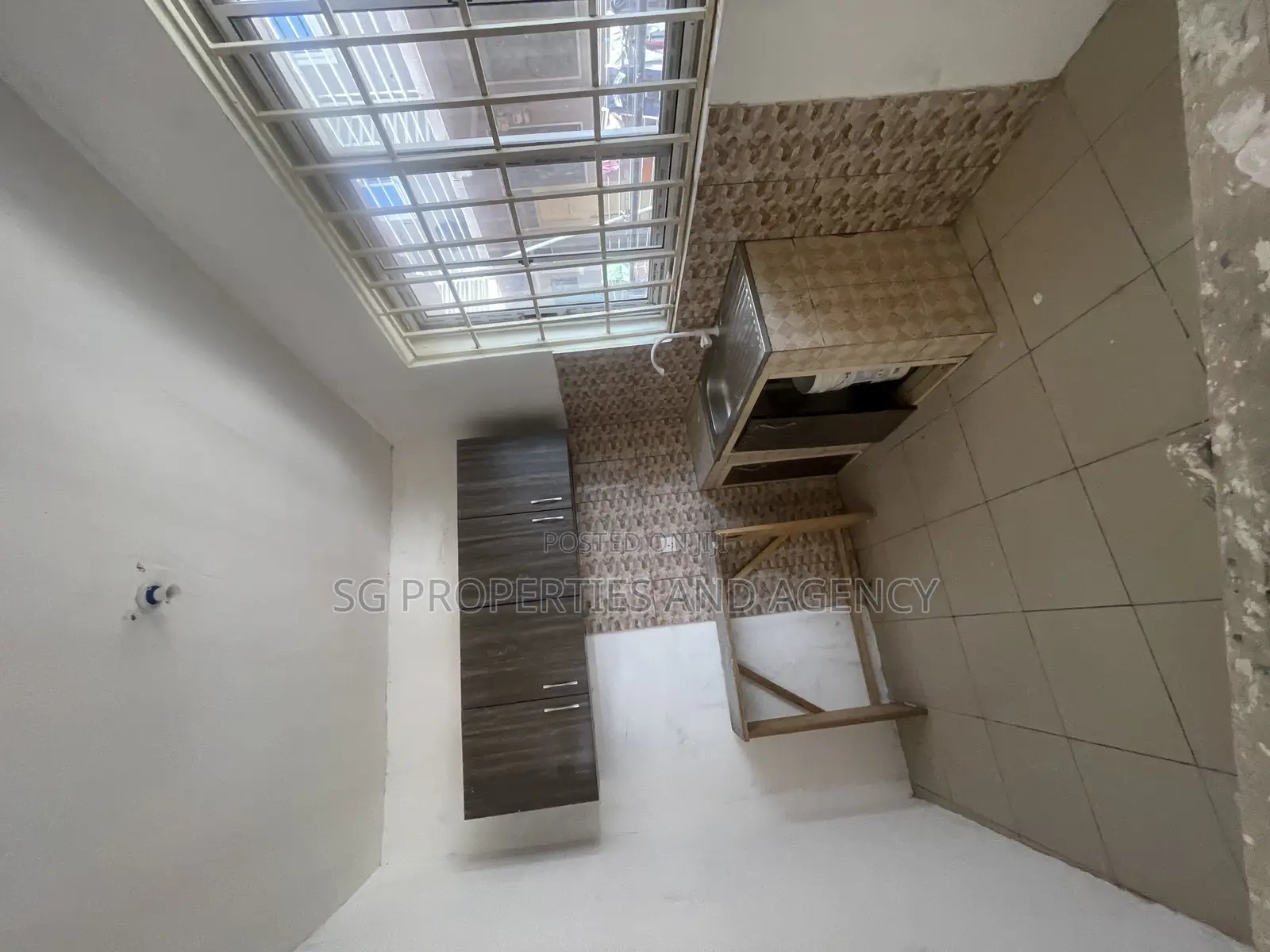 1bdrm Apartment in Lashibi, Sakumono for rent