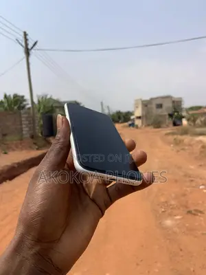 Apple iPhone XR 128 GB White