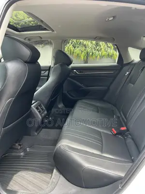 Honda Accord Touring 2.0T 2018 White
