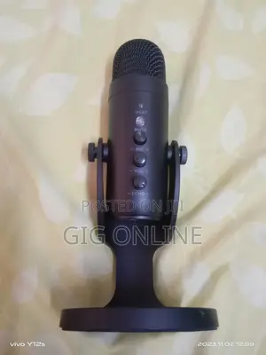 High-Quality Desktop Microphone for Streaming and Broadcasting