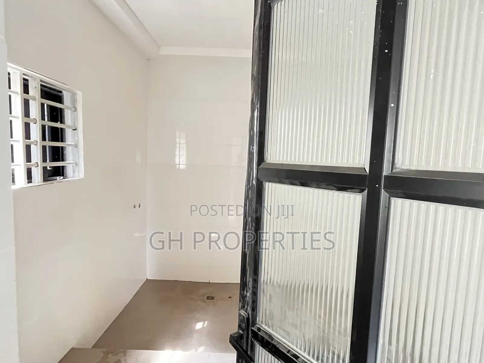 4bdrm Duplex in Three Away From Main, Kumasi Metropolitan for sale