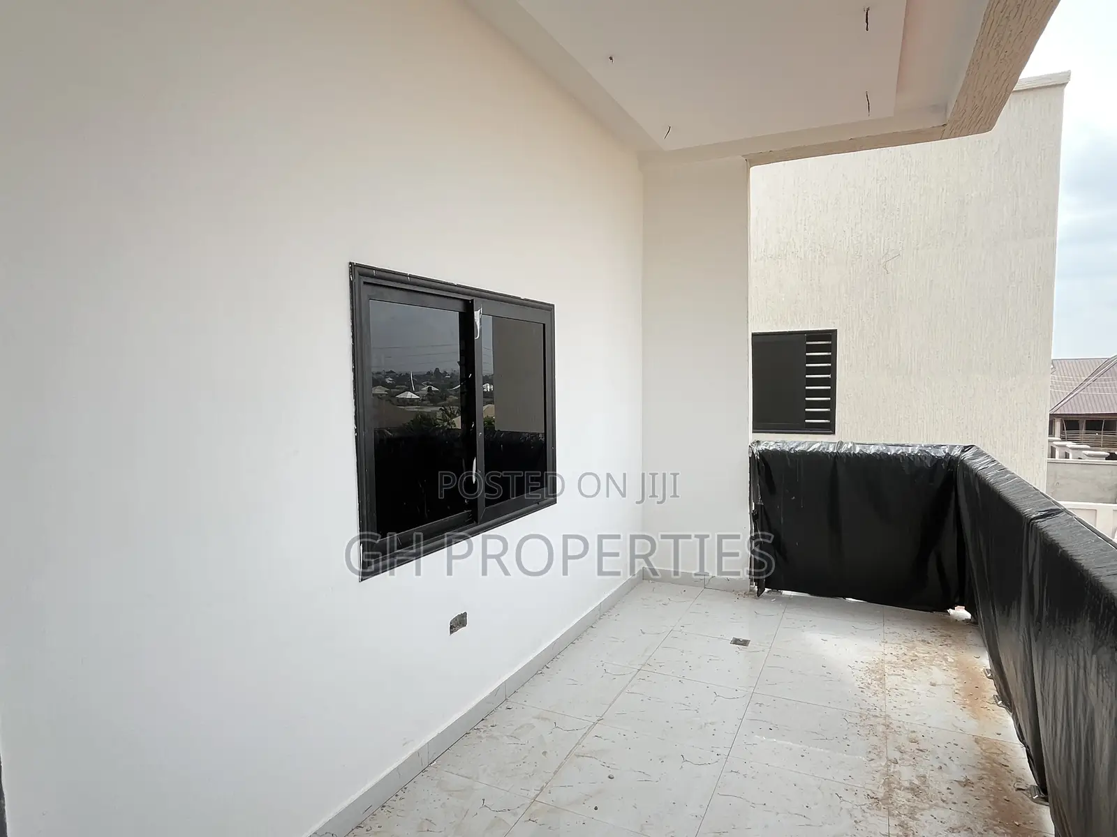 4bdrm Duplex in Three Away From Main, Kumasi Metropolitan for sale