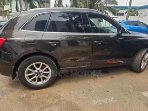 Audi Q5 2.0T Premium AWD quattro 2013 Gray