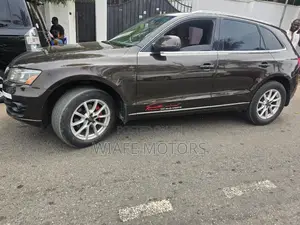 Audi Q5 2.0T Premium AWD quattro 2013 Gray