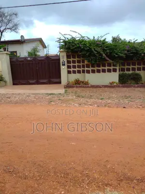 8bdrm House in 8 Bedroom House, SSNIT Flats for sale