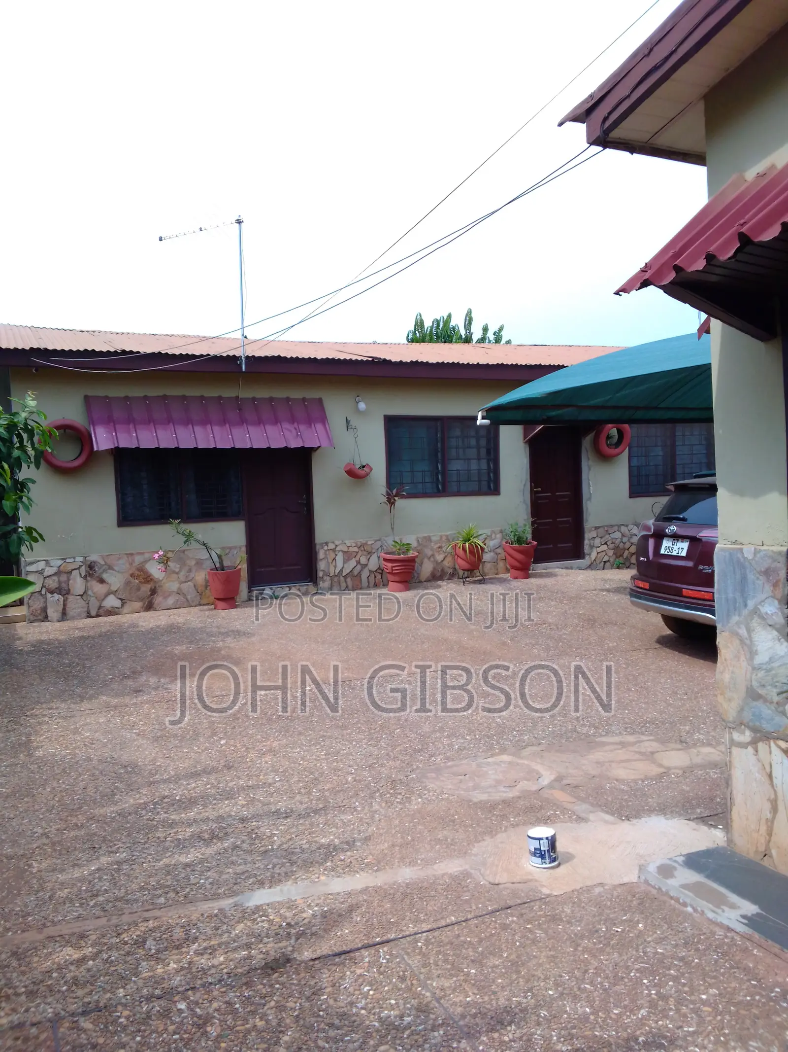 8bdrm House in 8 Bedroom House, SSNIT Flats for sale
