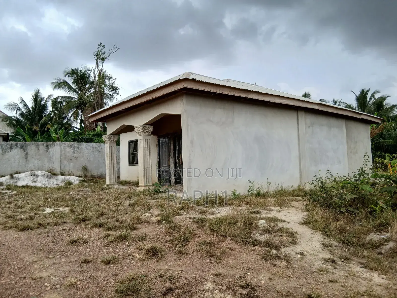 2bdrm House in Obuasi Municipal for sale