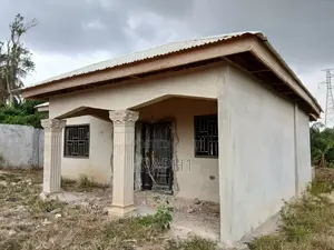 2bdrm House in Obuasi Municipal for sale