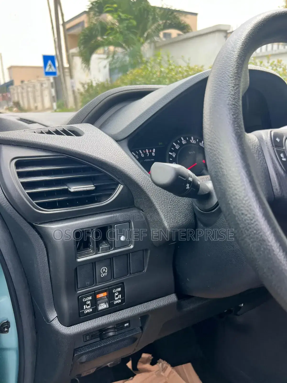 Toyota Voxy SV Premium 2014