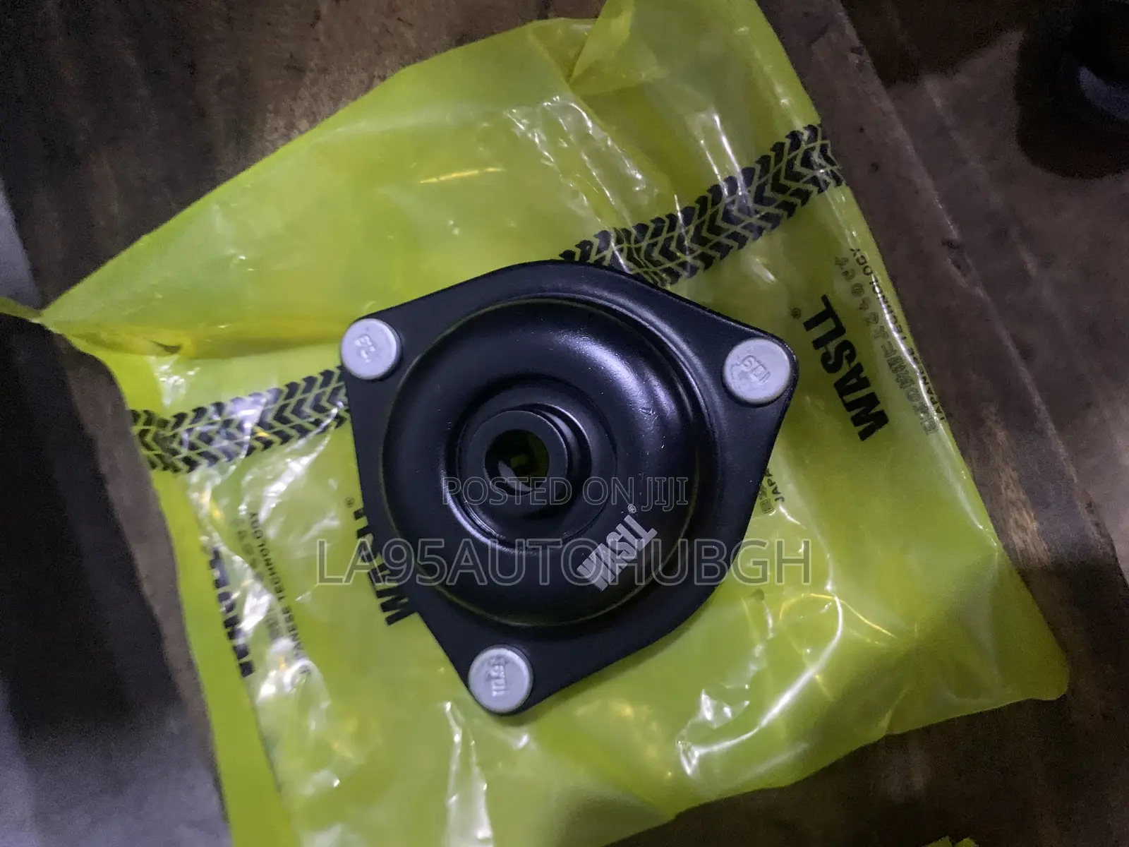 Nissan Sentra 2011-2025 (B15) Suspension Struts Mount