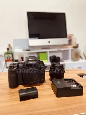 Canon 5d Mark 2 With 50mm Usm 1.2 Aperture