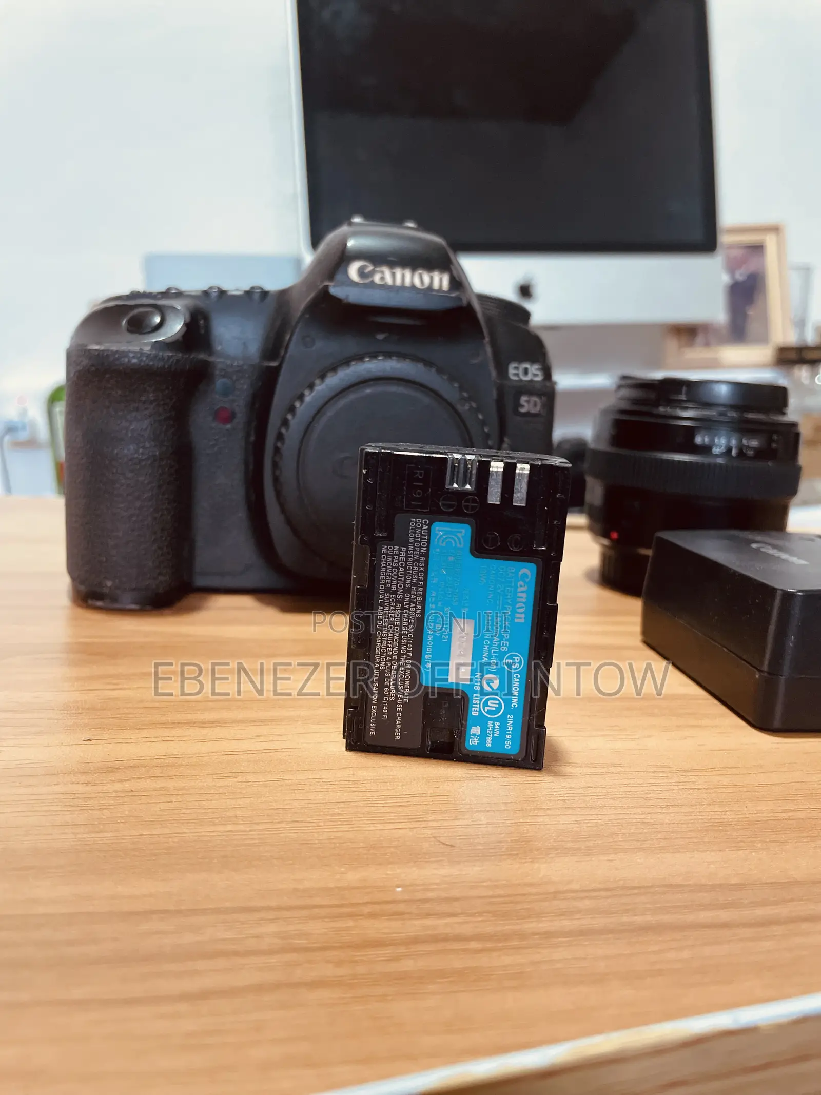 Canon 5d Mark 2 With 50mm Usm 1.2 Aperture