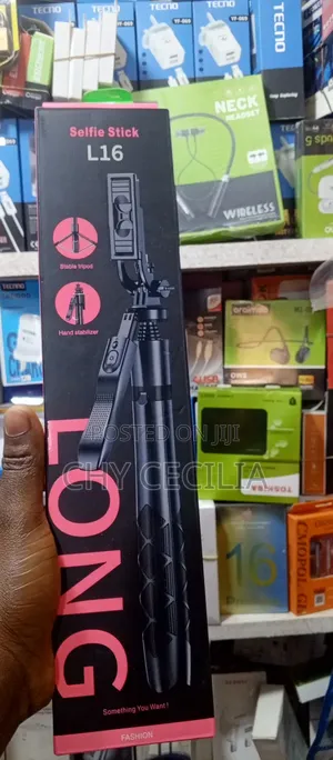 L16 Selfie Stick With Stand