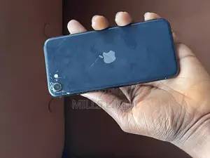 Apple iPhone SE (2022) 64 GB Blue