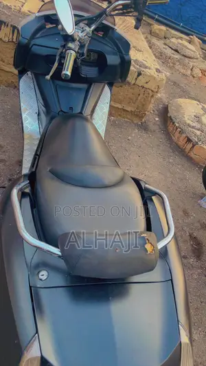 Yamaha 2010 Black