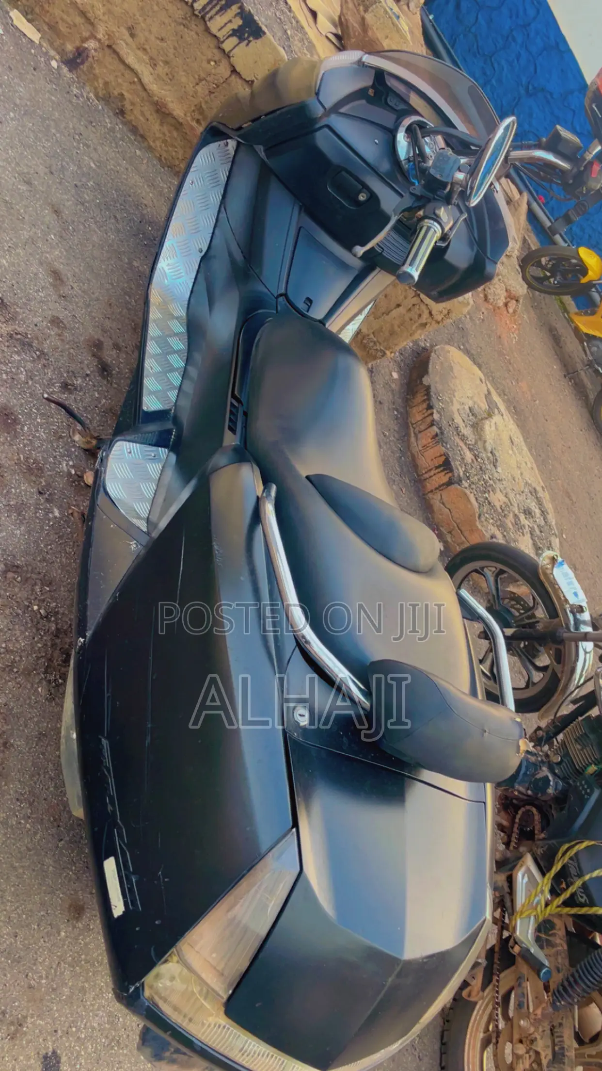 Yamaha 2010 Black