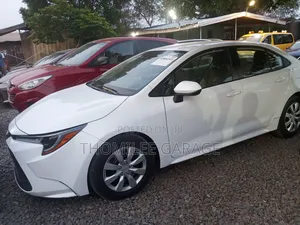 Toyota Corolla LE 2022 White