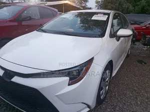 Toyota Corolla LE 2022 White