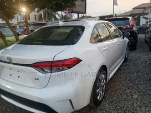Toyota Corolla LE 2022 White