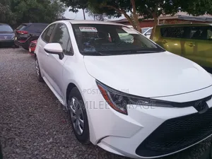 Toyota Corolla LE 2022 White