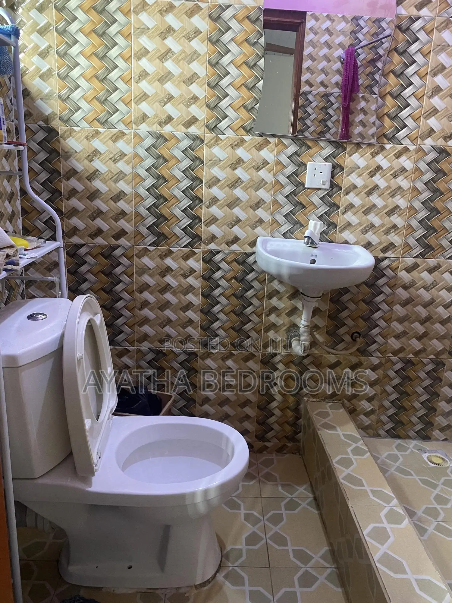 Furnished 1bdrm Apartment in Modern Properties, Ledzokuku-Krowor
