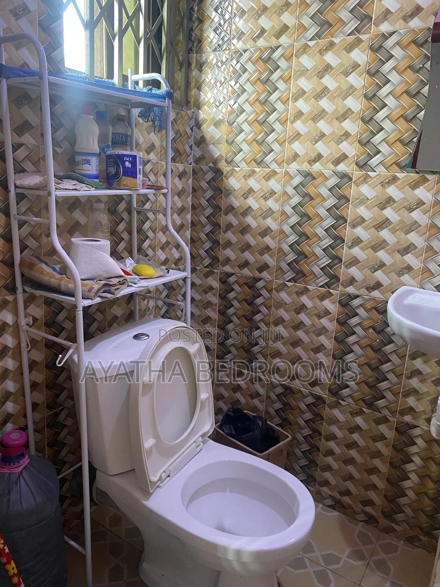 Furnished 1bdrm Apartment in Modern Properties, Ledzokuku-Krowor