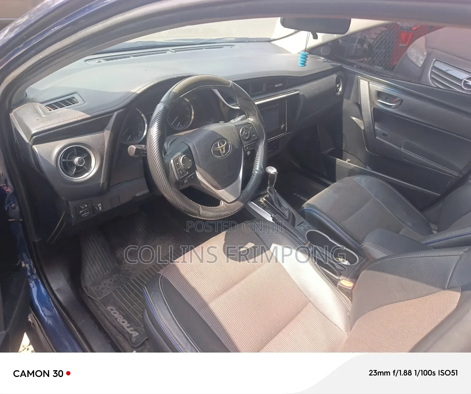 Toyota Corolla LE (1.8L 4cyl 2A) 2018 Blue
