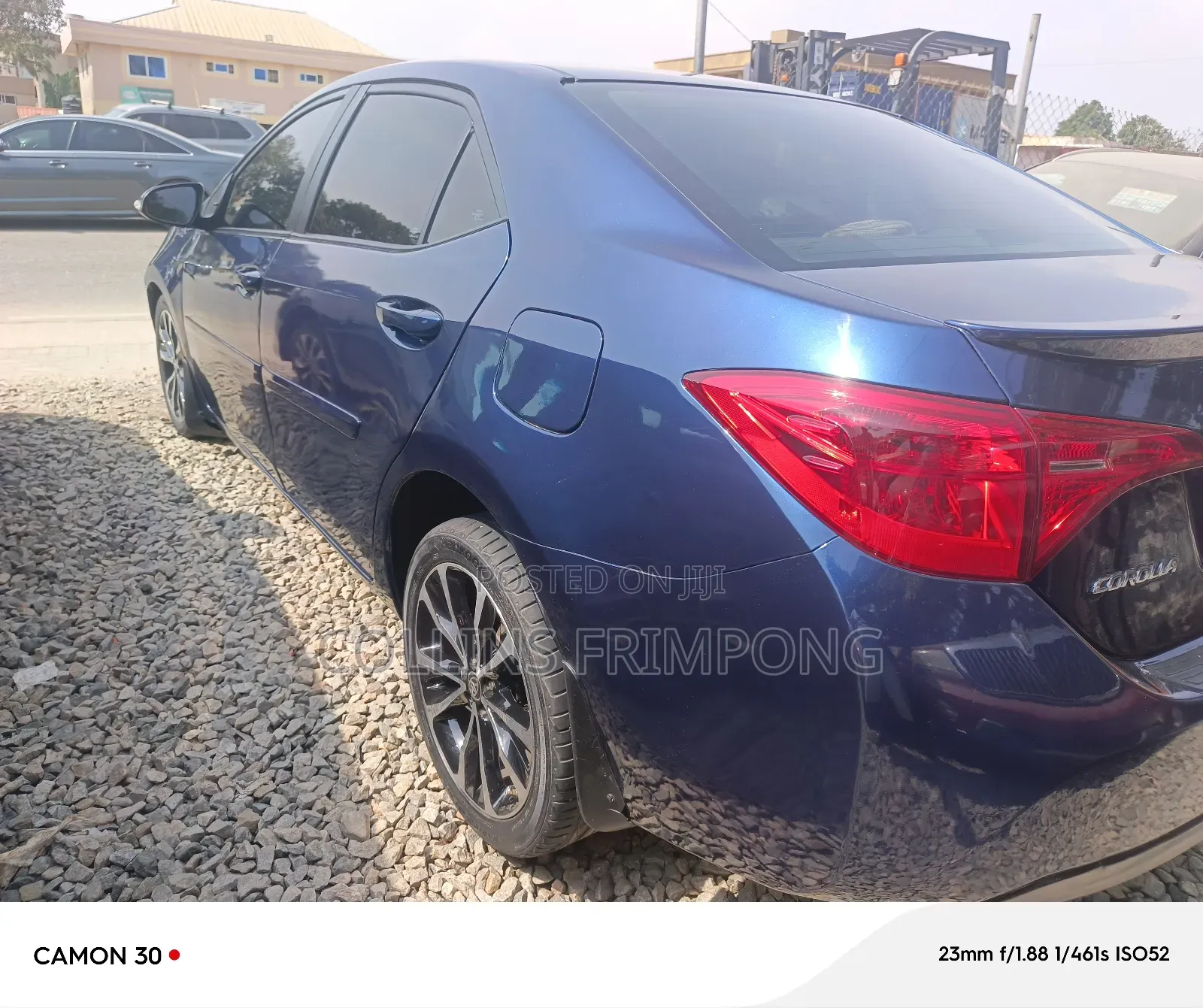 Toyota Corolla LE (1.8L 4cyl 2A) 2018 Blue