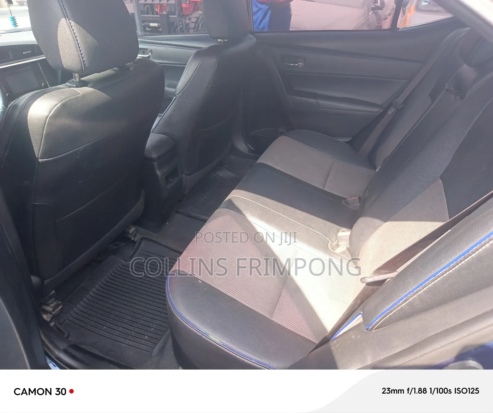Toyota Corolla LE (1.8L 4cyl 2A) 2018 Blue