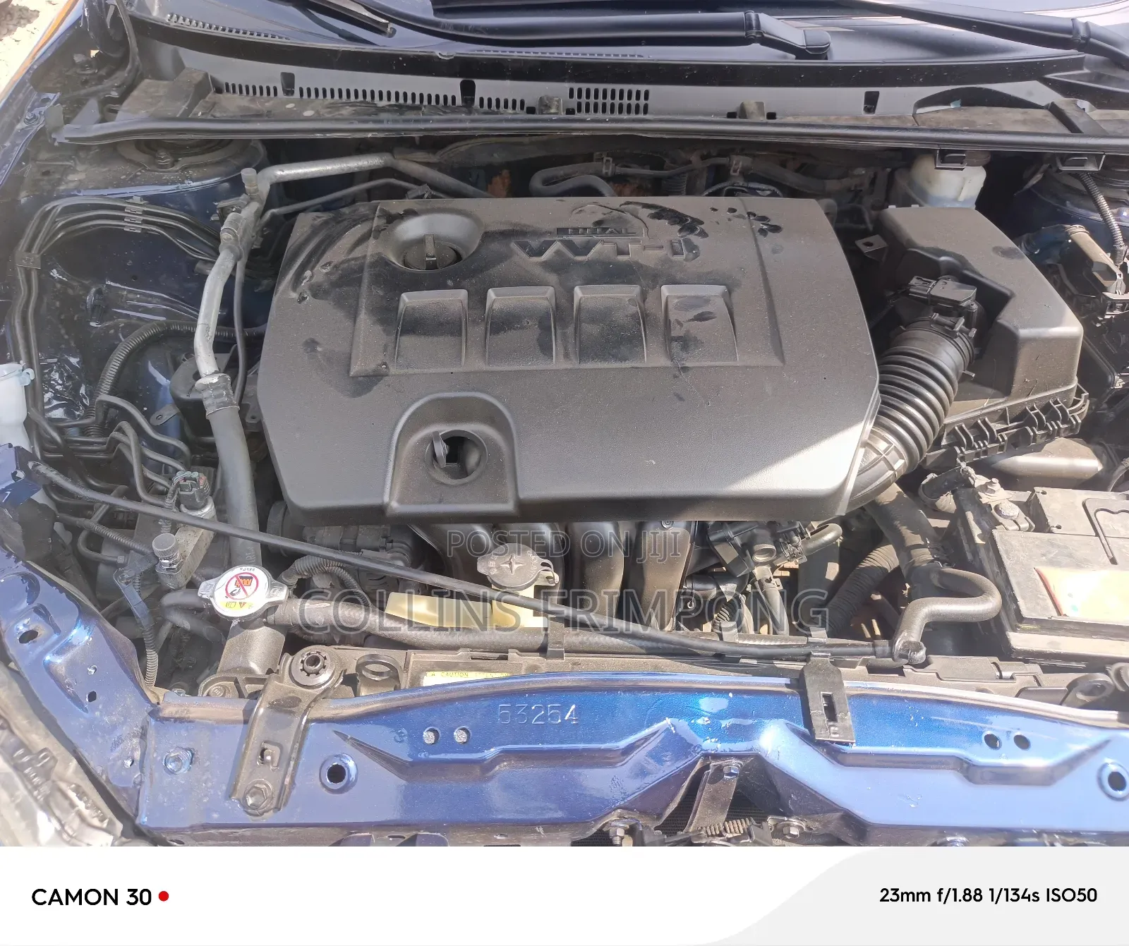 Toyota Corolla LE (1.8L 4cyl 2A) 2018 Blue