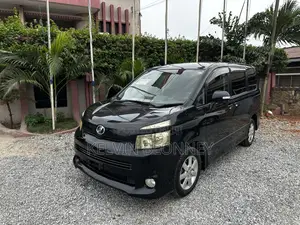 Toyota Voxy 2014 Black