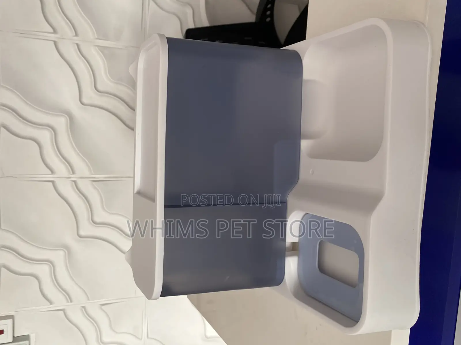 Cat/Dog Food and Water Dispenser