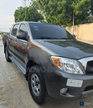 Toyota Hilux 2.5 D-4D SRX 2012 Silver