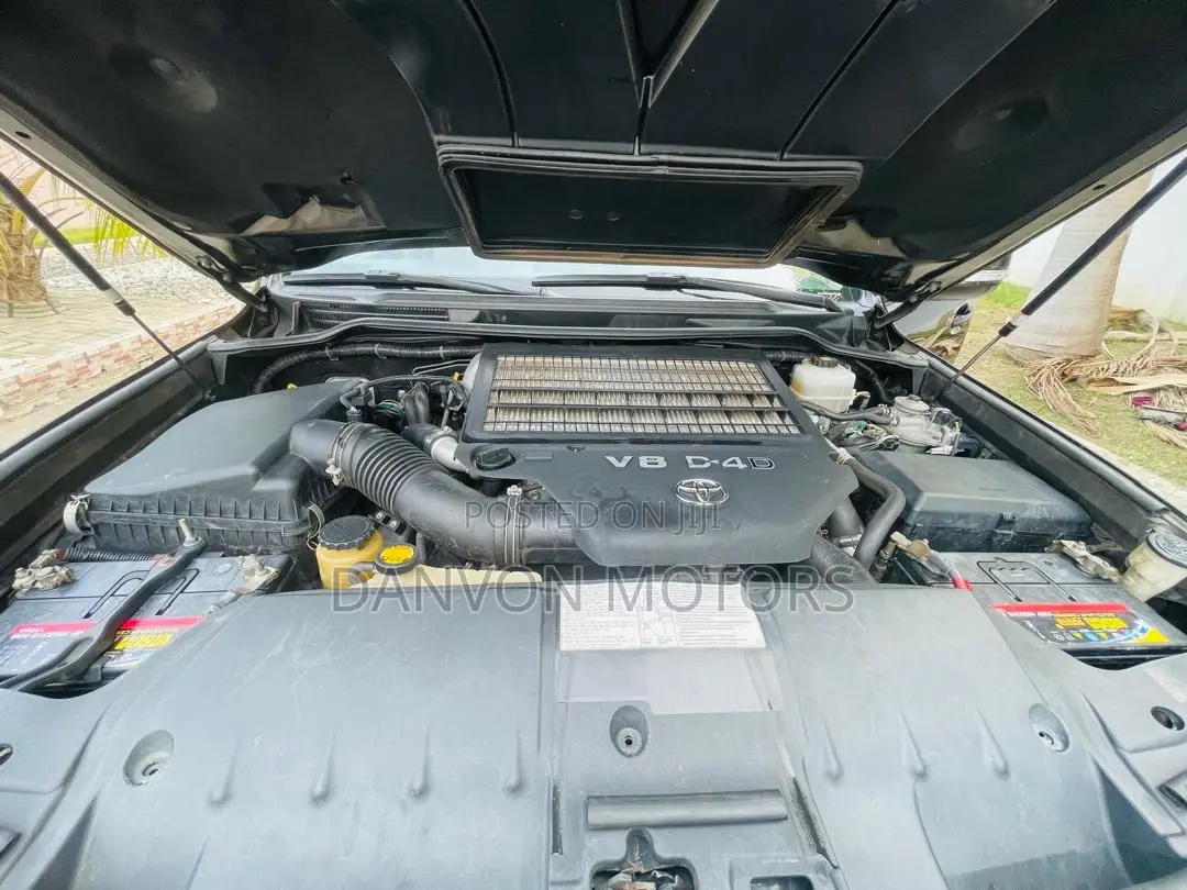 Toyota Land Cruiser 4.5 V8 GXR 2014 Black