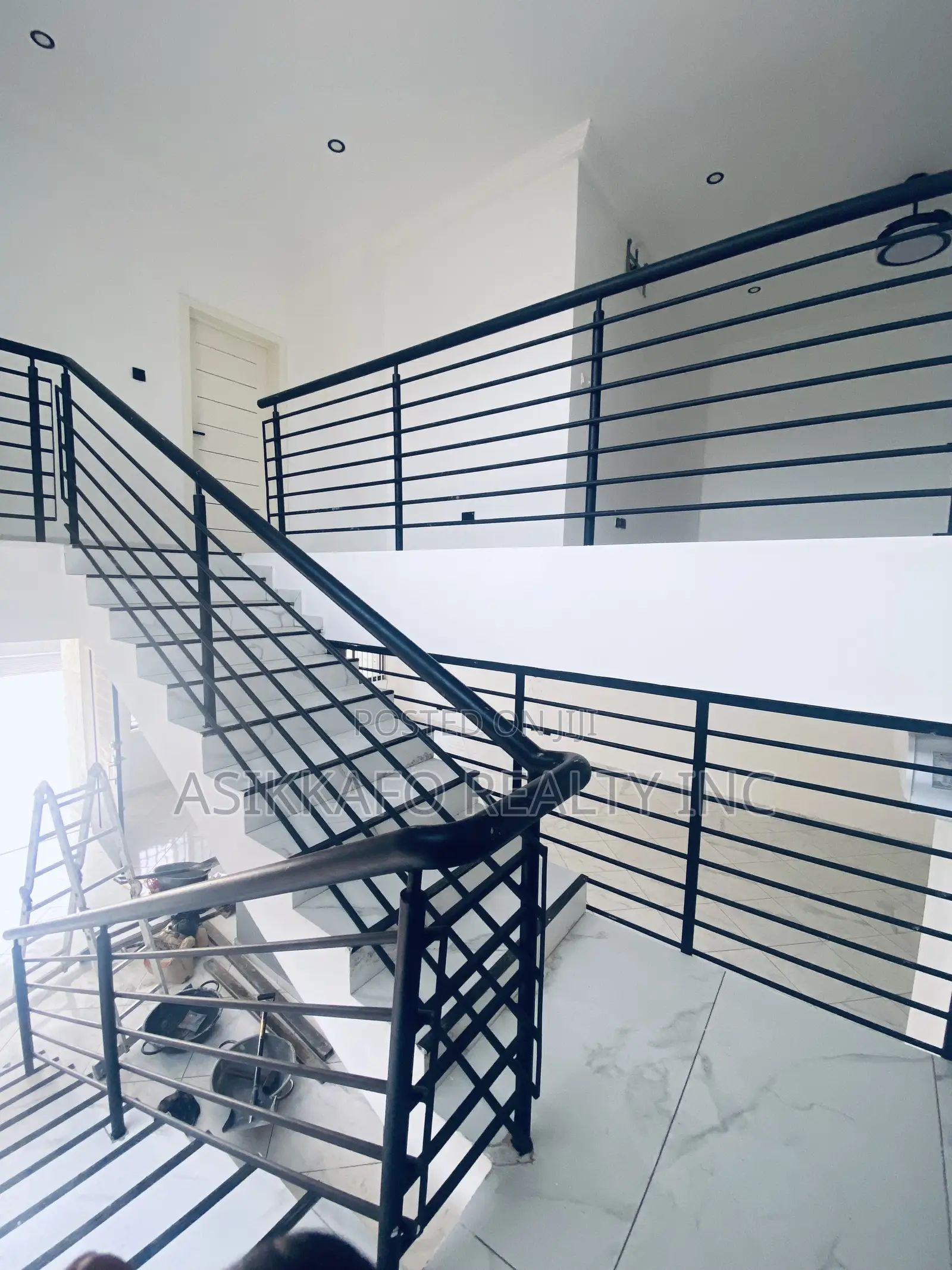 3bdrm Duplex in Hfc Estate, Spintex for rent