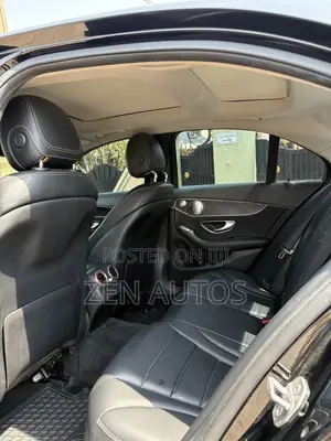 Mercedes-Benz C300 Base Sedan RWD (2.0L 4cyl 7A) 2017 Black